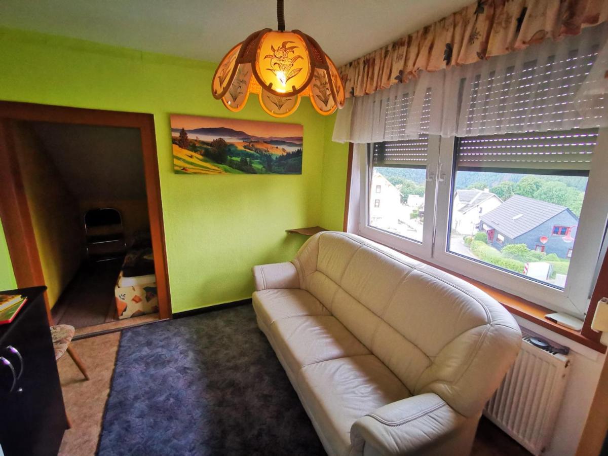 Gehlberger Landhaus Am Schneekopf / Ferienwohnung Suhl Luaran gambar