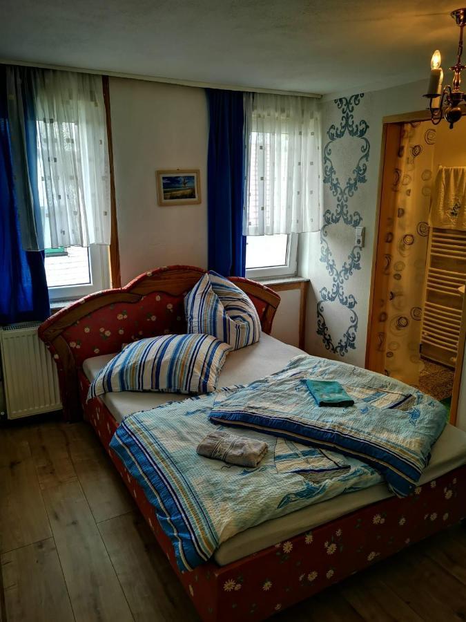 Gehlberger Landhaus Am Schneekopf / Ferienwohnung Suhl Luaran gambar