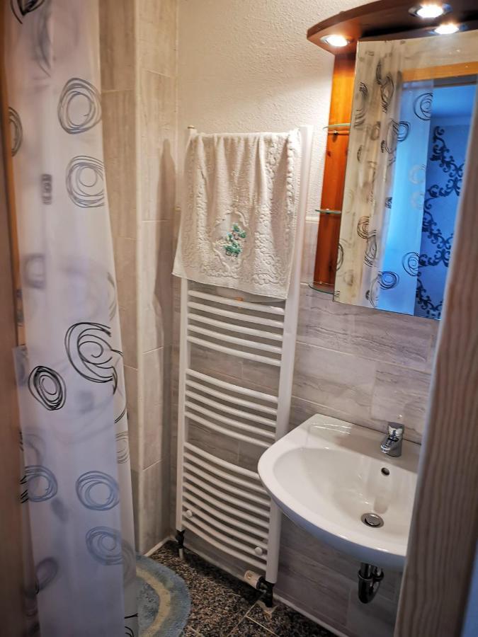 Gehlberger Landhaus Am Schneekopf / Ferienwohnung Suhl Luaran gambar