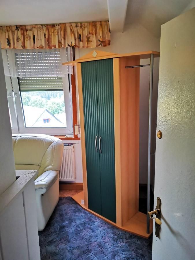 Gehlberger Landhaus Am Schneekopf / Ferienwohnung Suhl Luaran gambar