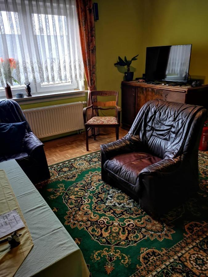 Gehlberger Landhaus Am Schneekopf / Ferienwohnung Suhl Luaran gambar