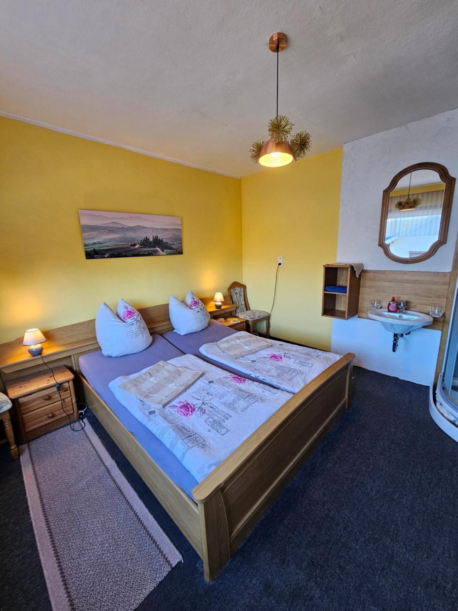 Gehlberger Landhaus Am Schneekopf / Ferienwohnung Suhl Luaran gambar