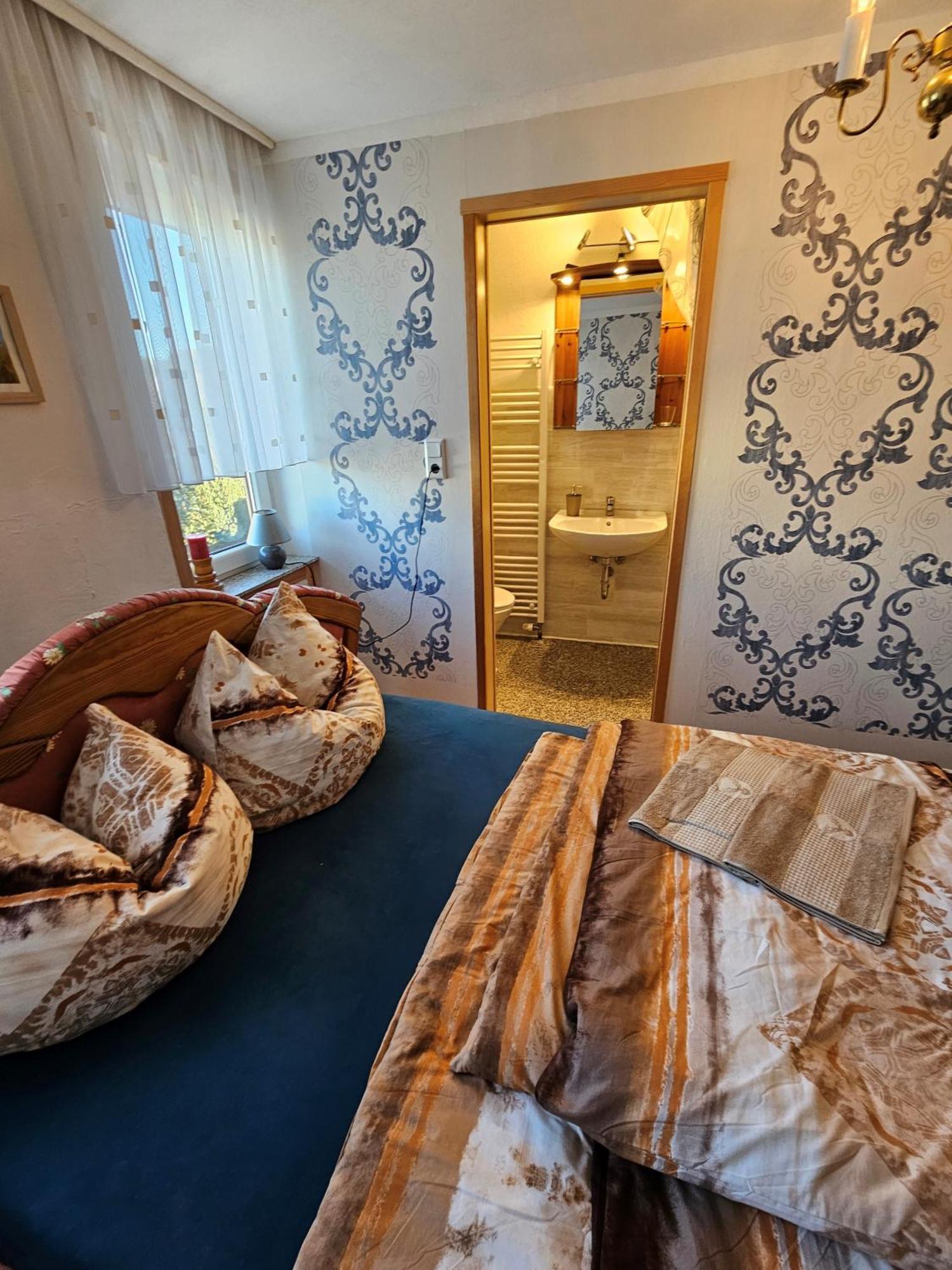 Gehlberger Landhaus Am Schneekopf / Ferienwohnung Suhl Luaran gambar